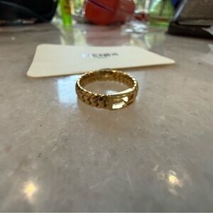 Fendi Baguette/metal ring size:Large. Authentic